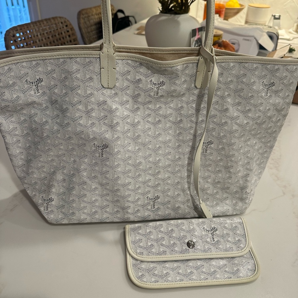 Stylish White Goyard MM Tote Bag with Matching Pouch